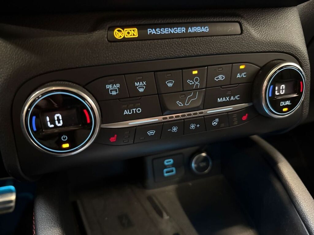 Ford Kuga 2020 Musta