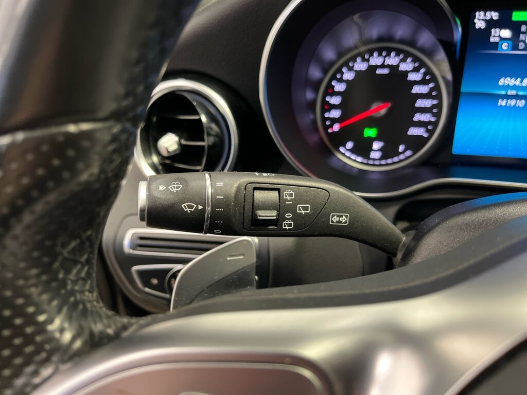 Mercedes-Benz C 2020 Musta