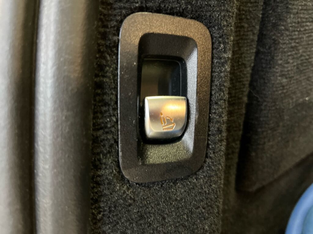 Mercedes-Benz C 2020 Musta