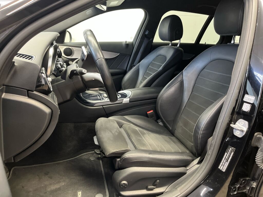 Mercedes-Benz C 2020 Musta