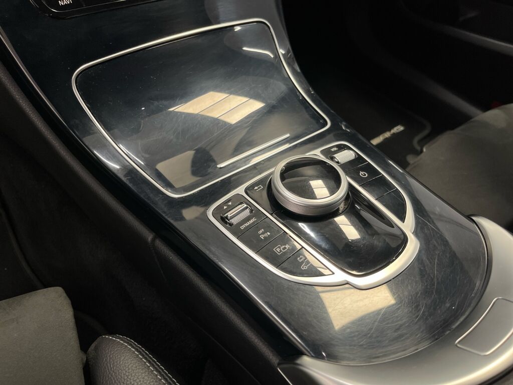 Mercedes-Benz C 2020 Musta