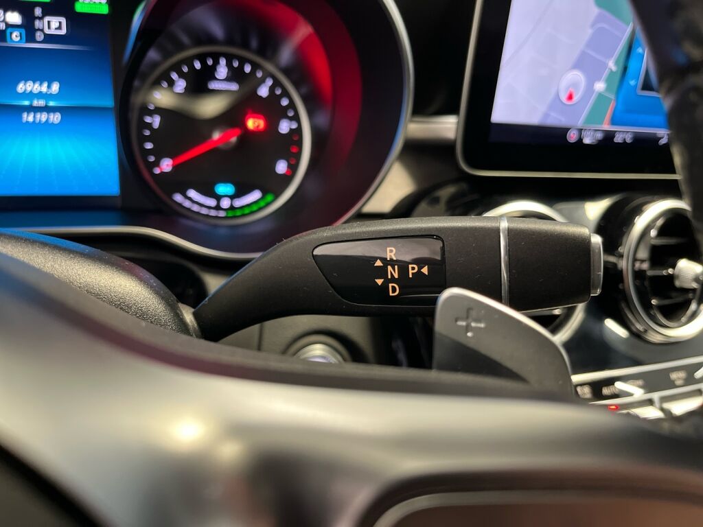 Mercedes-Benz C 2020 Musta