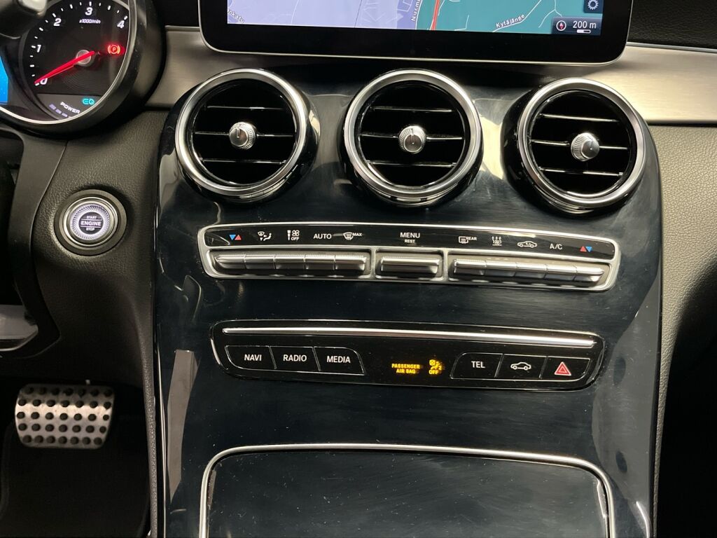 Mercedes-Benz C 2020 Musta