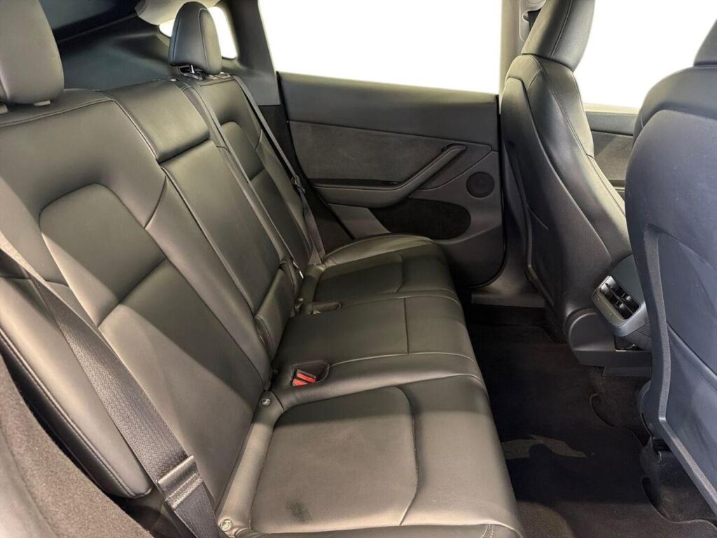 Tesla Model Y 2022 Valkoinen