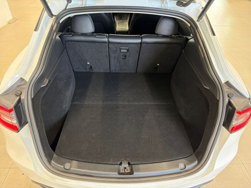Tesla Model Y 2022 Valkoinen