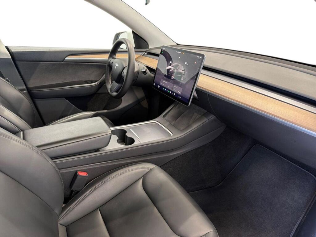 Tesla Model Y 2022 Valkoinen