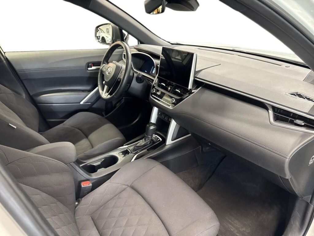 Toyota Corolla Cross 2022 Valkoinen
