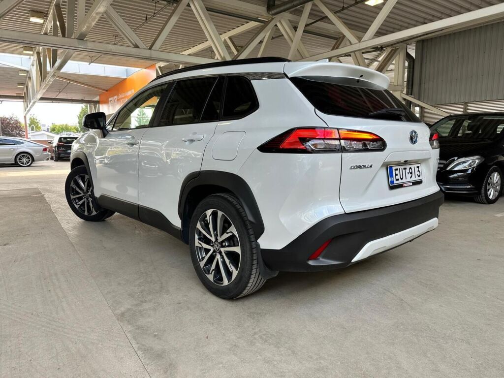 Toyota Corolla Cross 2022 Valkoinen