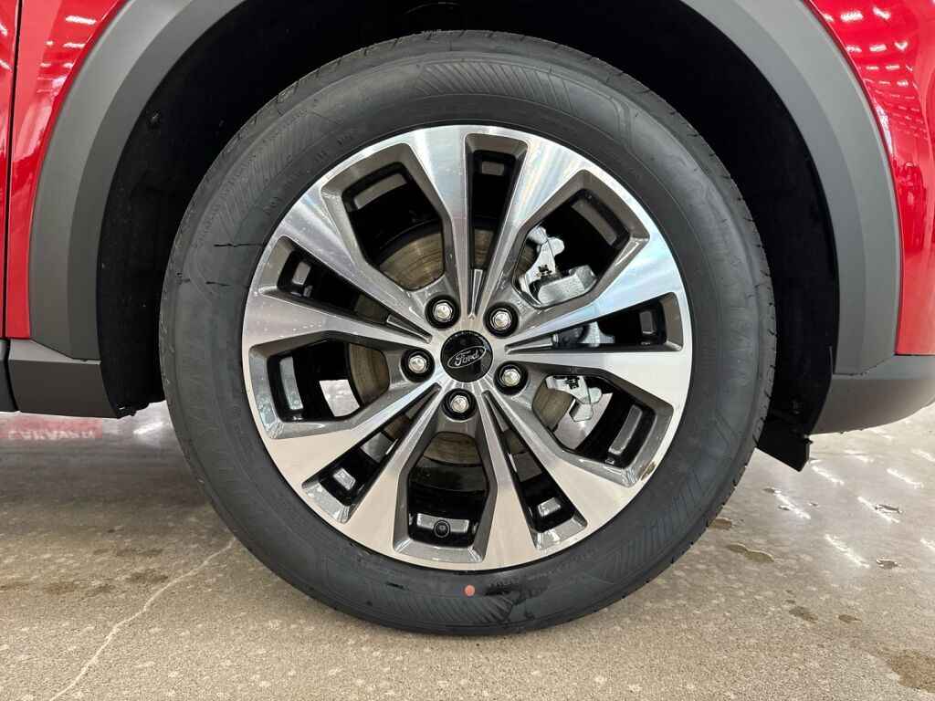 Ford Puma 2026 Punainen