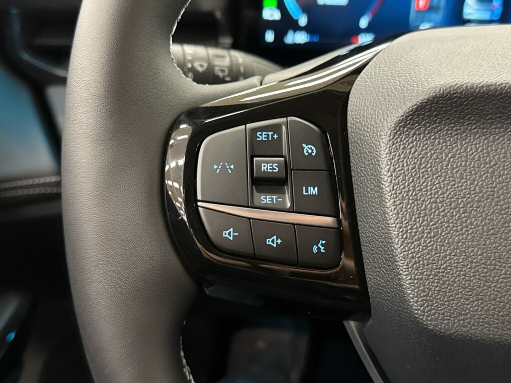 Ford Puma 2026 Punainen