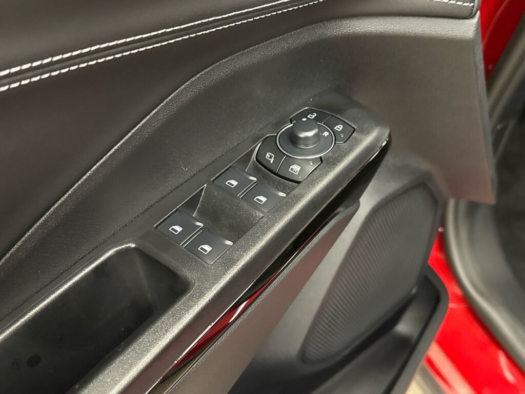 Ford Puma 2026 Punainen