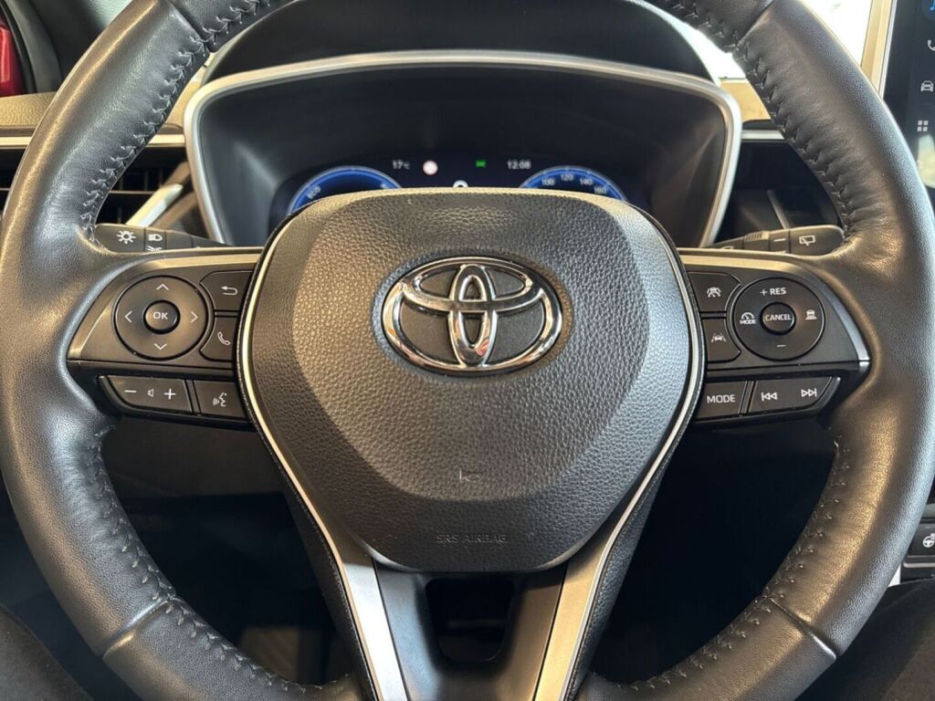 Toyota Corolla Cross 2023 Punainen