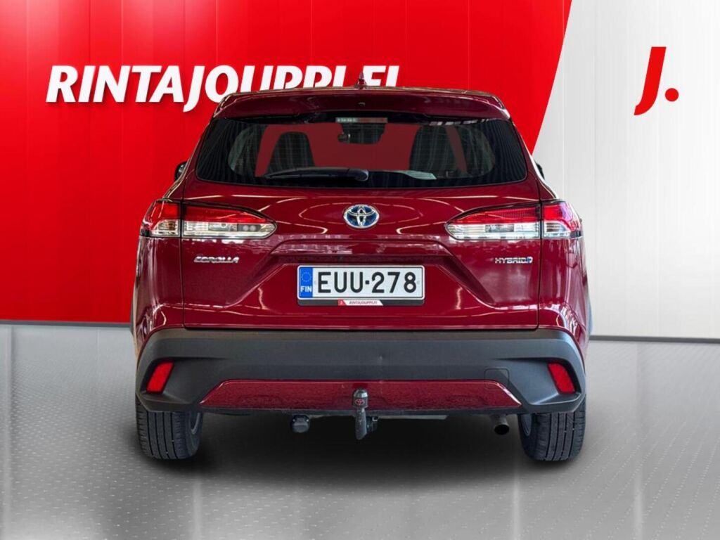 Toyota Corolla Cross 2023 Punainen
