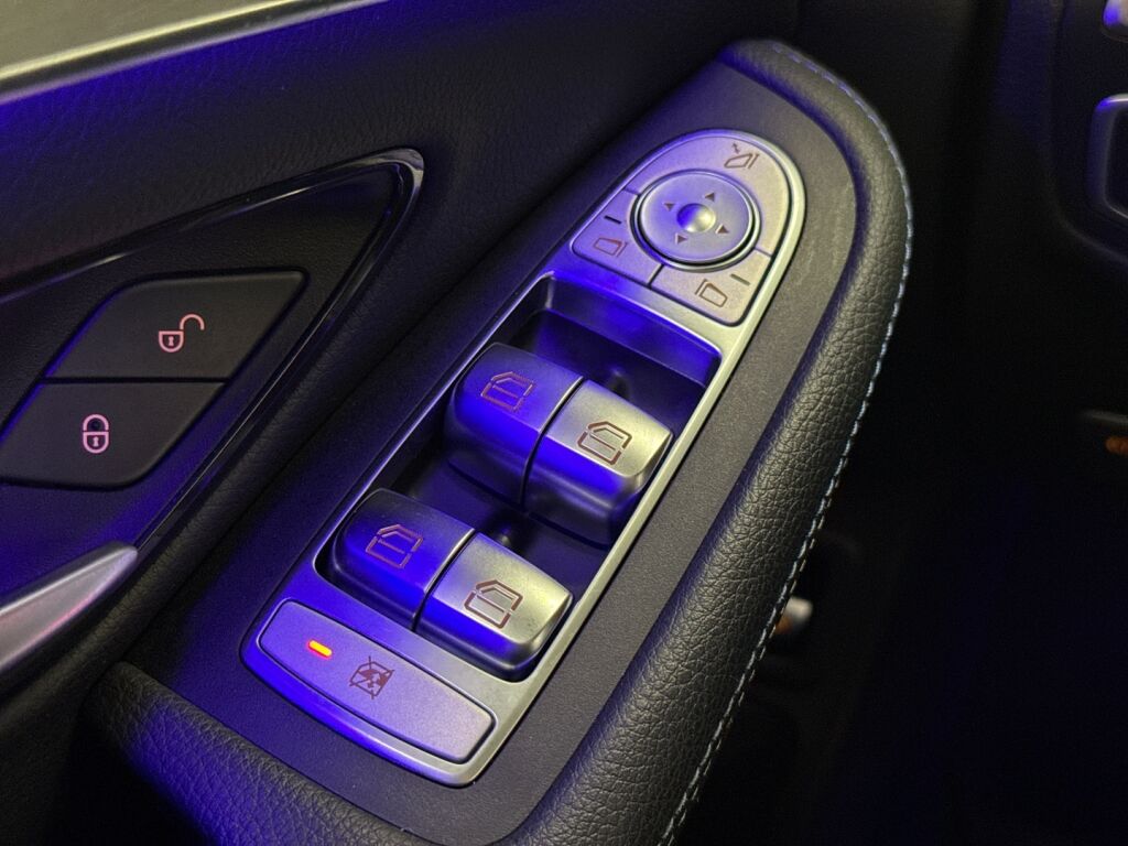 Mercedes-Benz C 2021 Sininen
