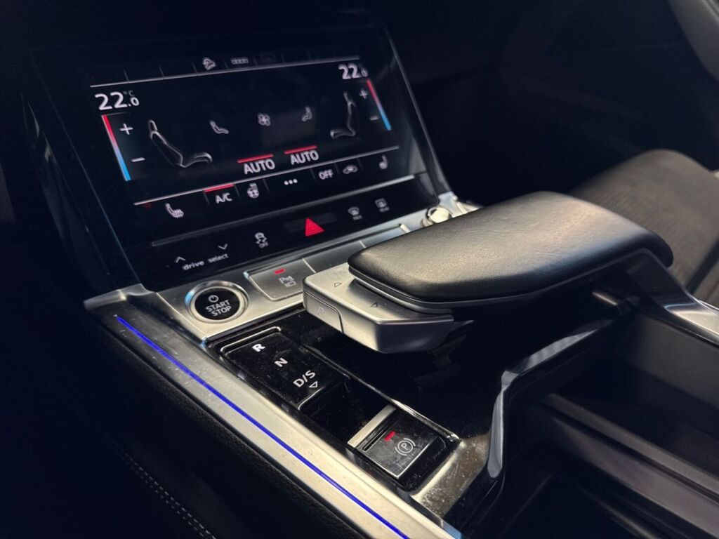 Audi e-tron 2021 Harmaa