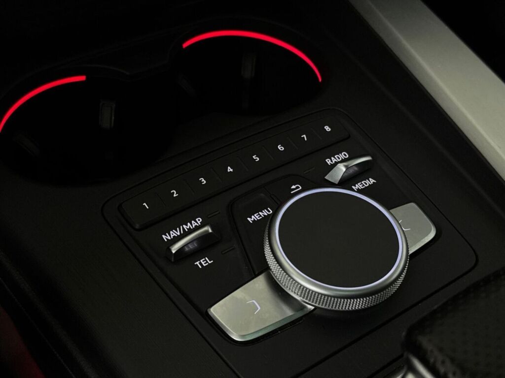 Audi A4 2016 Harmaa
