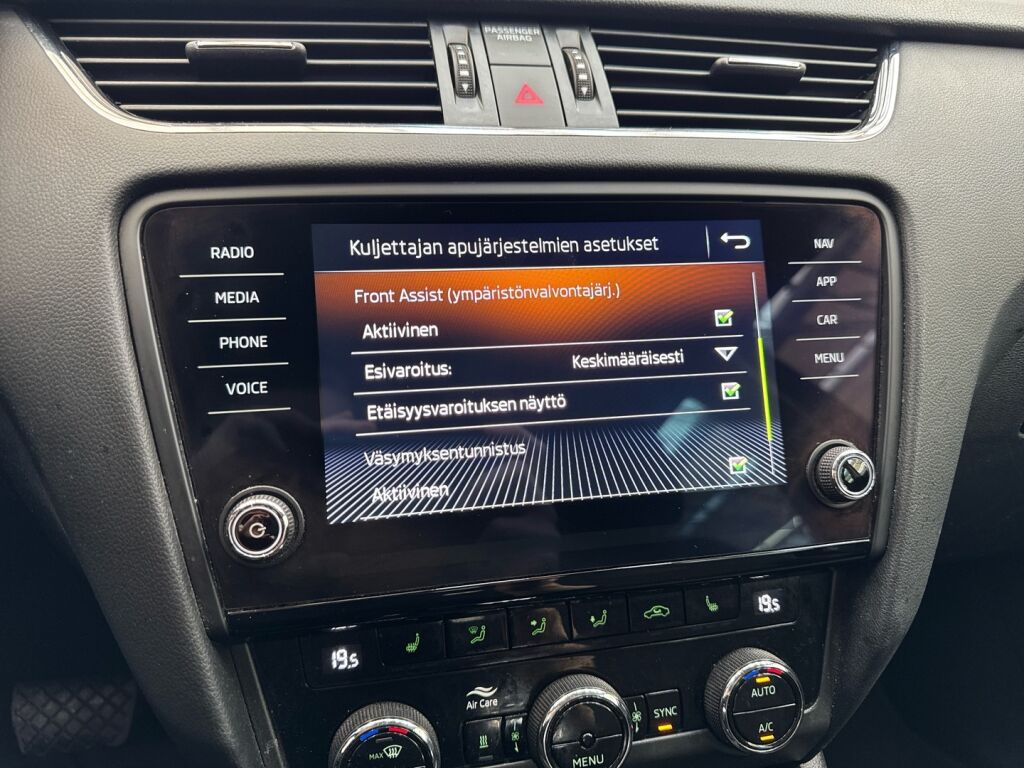 Skoda Octavia 2020 Harmaa