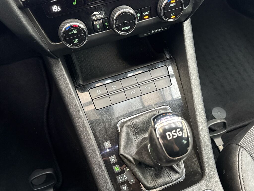 Skoda Octavia 2020 Harmaa