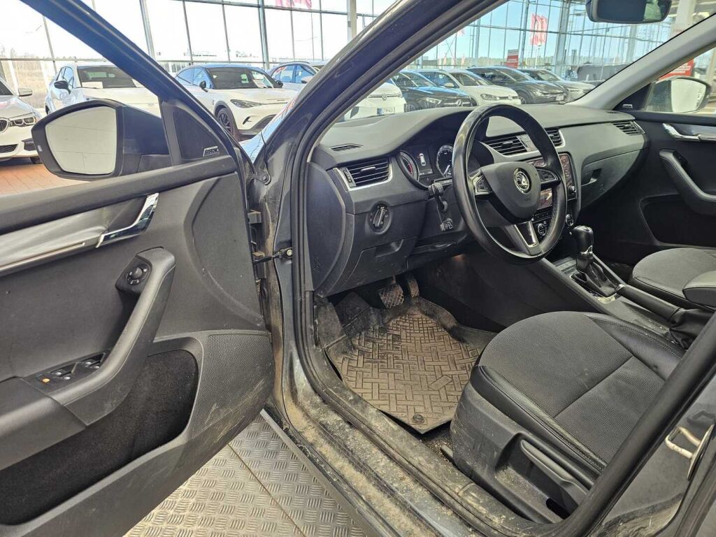 Skoda Octavia 2020 Harmaa