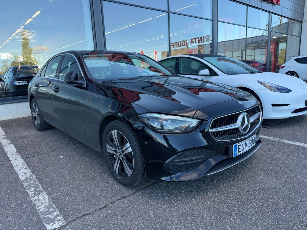 Mercedes-Benz C 2022 Musta