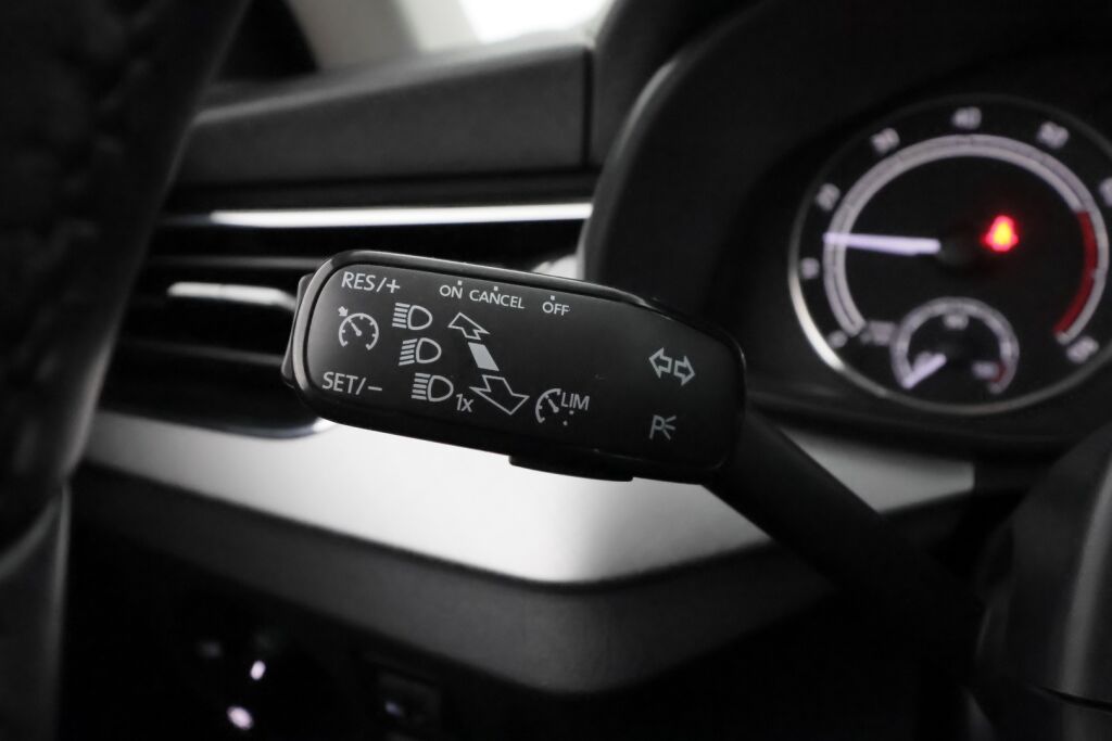 Skoda Kamiq 2023 Valkoinen