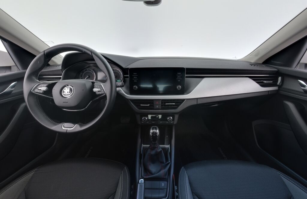 Skoda Kamiq 2023 Valkoinen