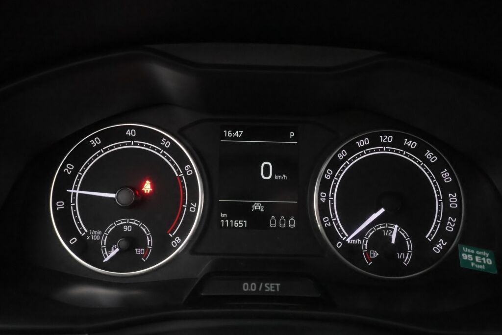 Skoda Kamiq 2023 Valkoinen