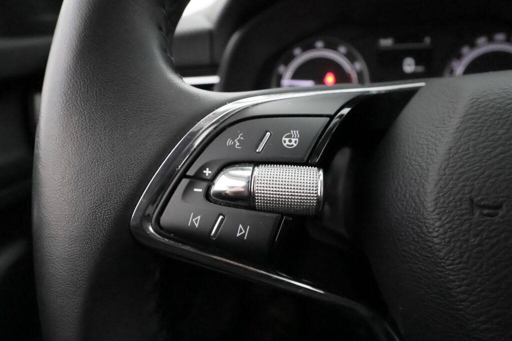 Skoda Kamiq 2023 Valkoinen