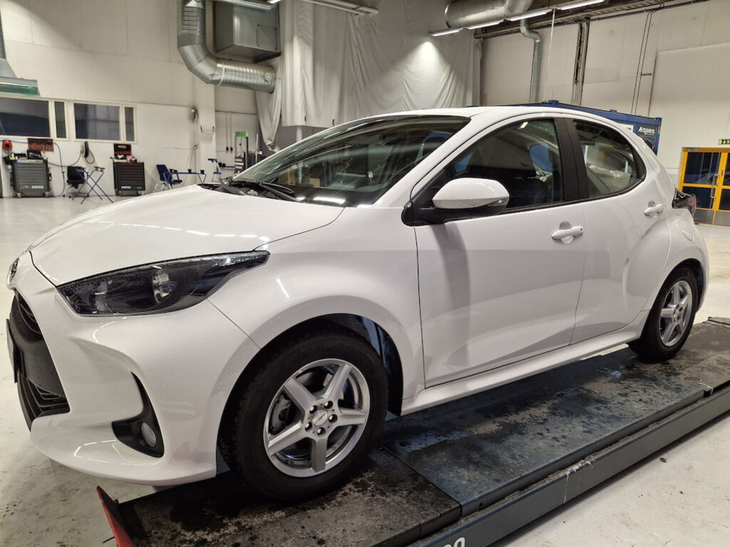 Toyota Yaris 2023 Valkoinen