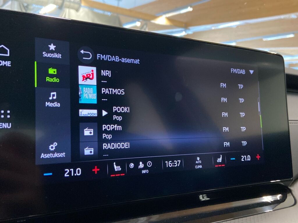 Skoda Octavia 2024 Valkoinen