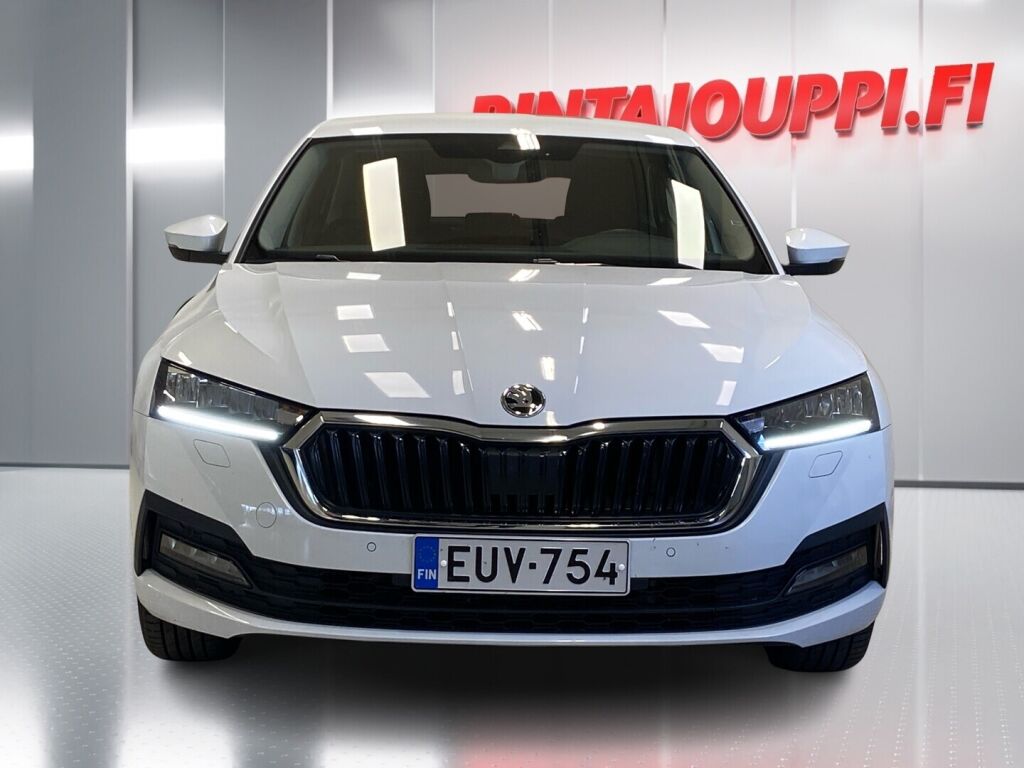 Skoda Octavia 2024 Valkoinen