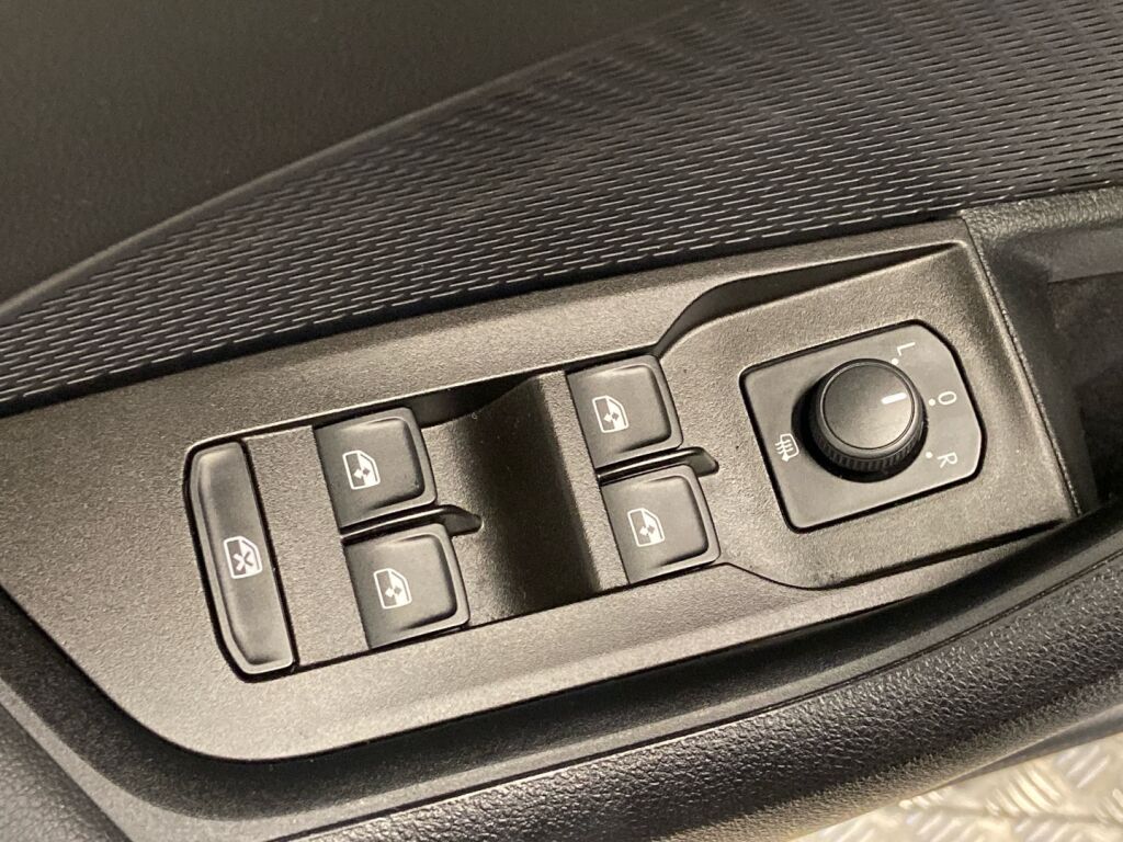 Skoda Octavia 2024 Valkoinen