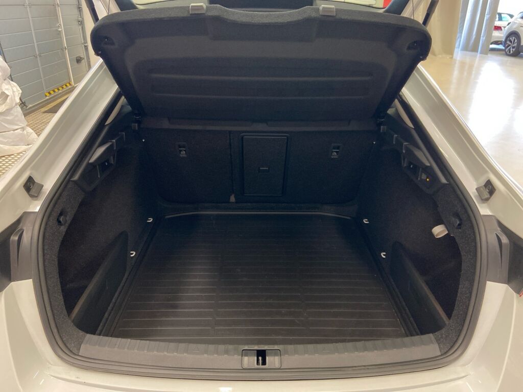 Skoda Octavia 2024 Valkoinen