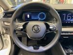 Skoda Octavia 2024 Valkoinen