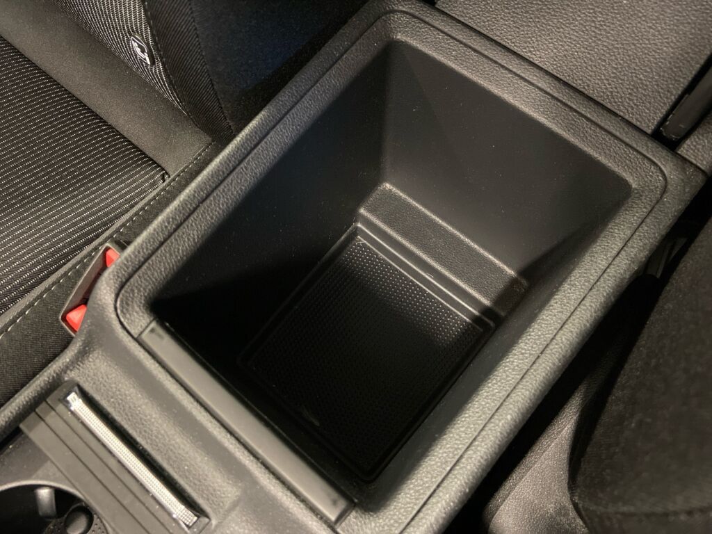 Skoda Octavia 2024 Valkoinen