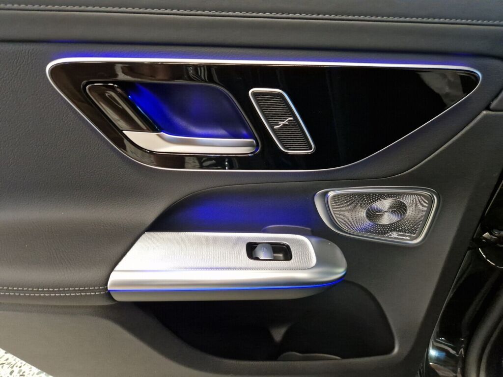 Mercedes-Benz GLC 2023 Musta