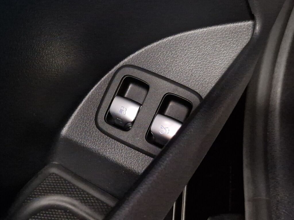 Mercedes-Benz GLC 2023 Musta