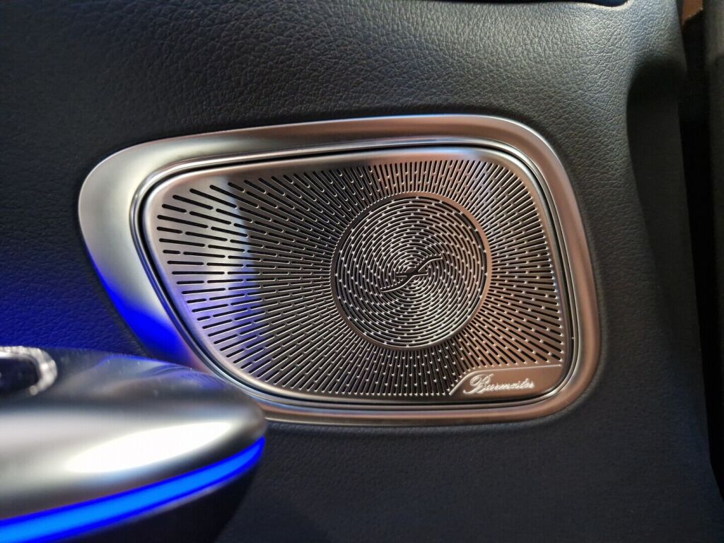 Mercedes-Benz GLC 2023 Musta