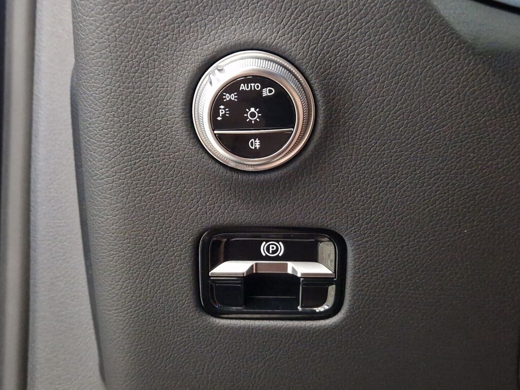 Mercedes-Benz GLC 2023 Musta