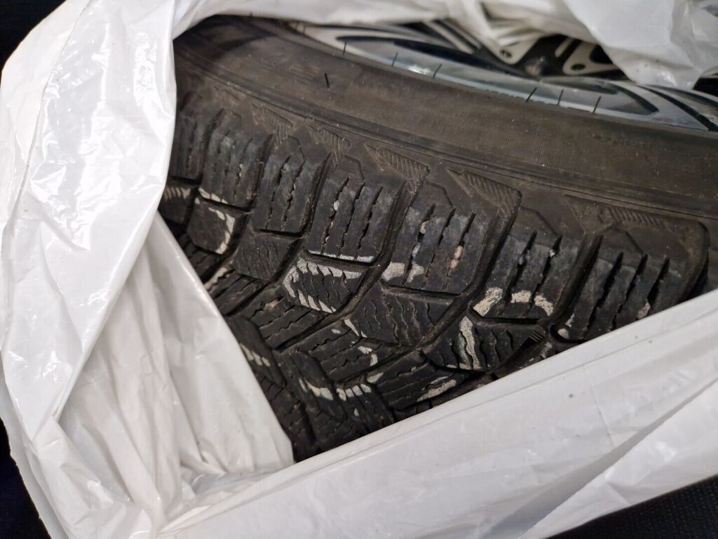 Mercedes-Benz GLC 2023 Musta