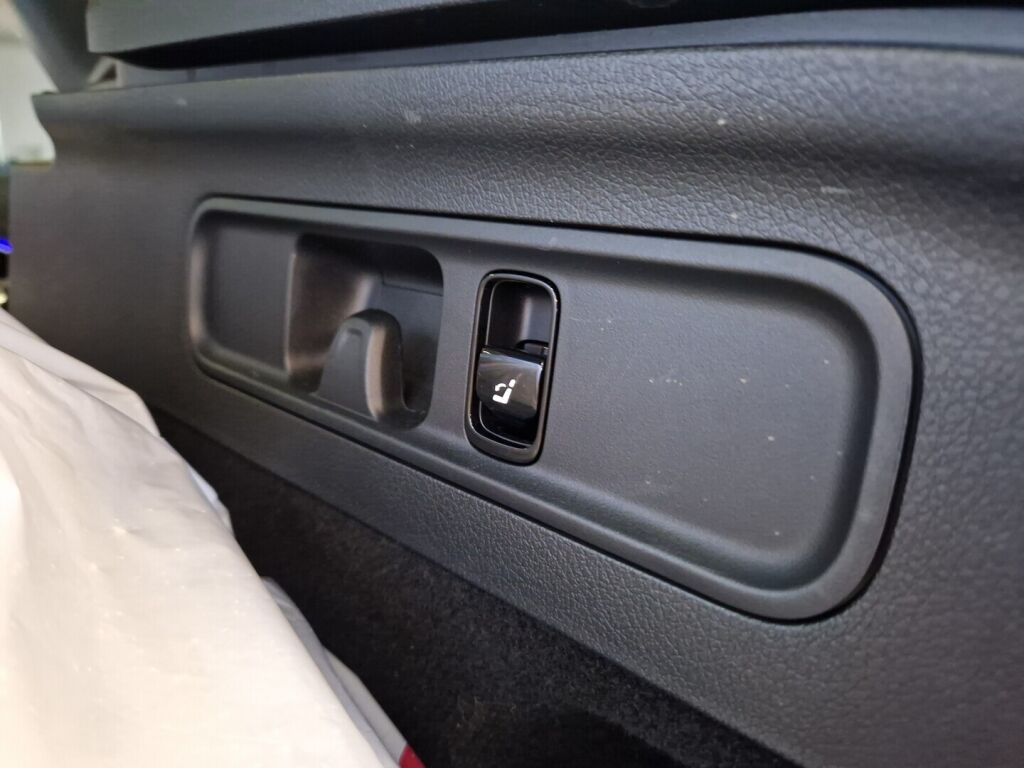 Mercedes-Benz GLC 2023 Musta