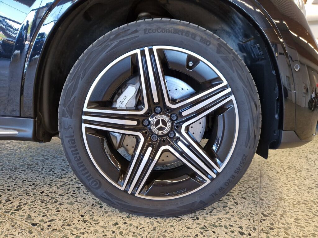 Mercedes-Benz GLC 2023 Musta