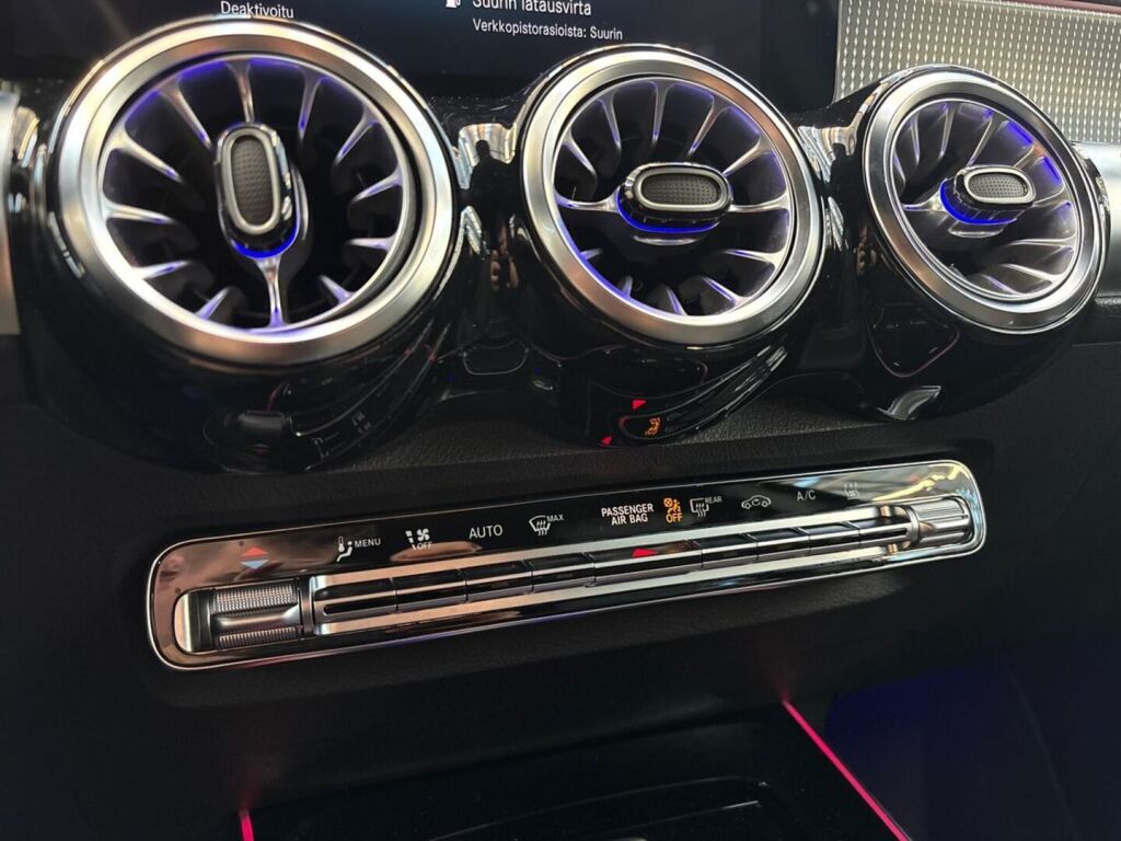 Mercedes-Benz EQB 2024 Musta