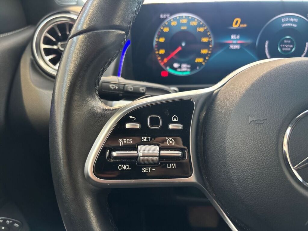 Mercedes-Benz EQB 2024 Musta