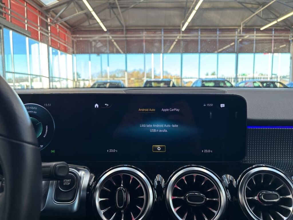 Mercedes-Benz EQB 2024 Musta