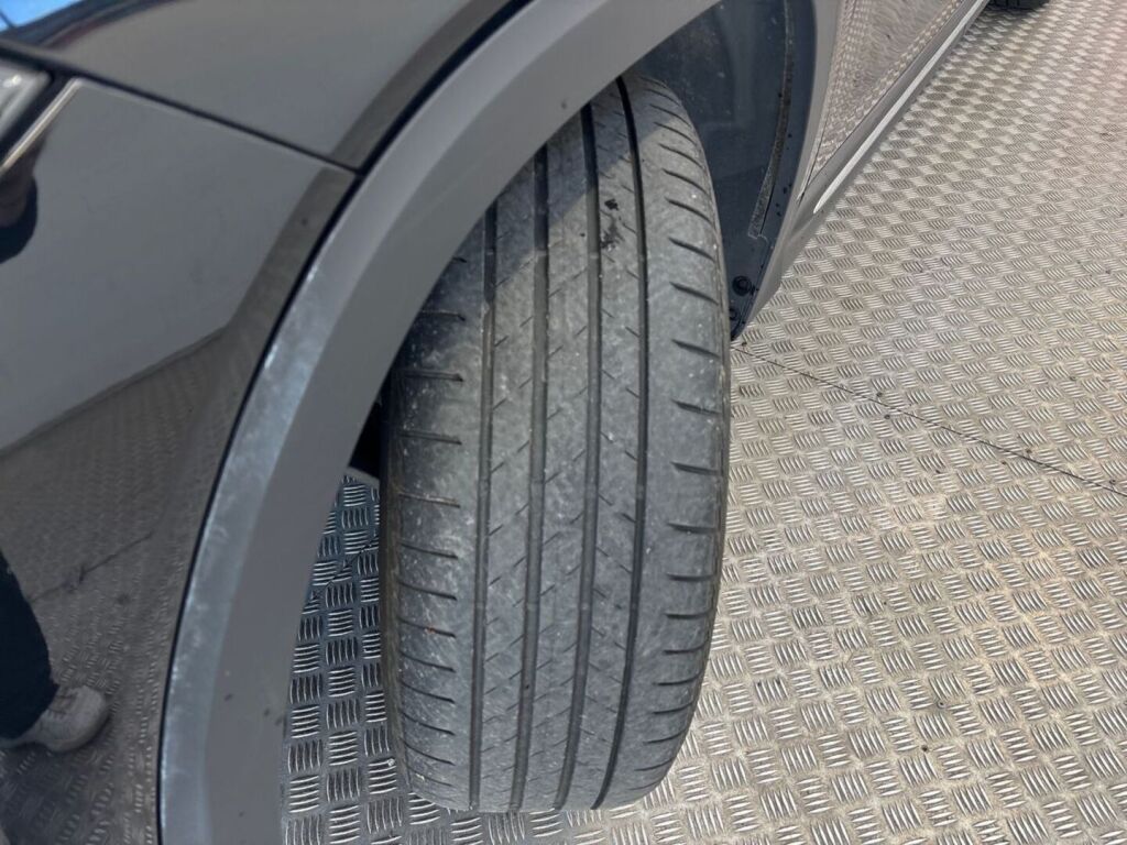 Mercedes-Benz EQB 2024 Musta
