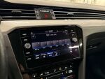 Volkswagen Passat 2024 Musta