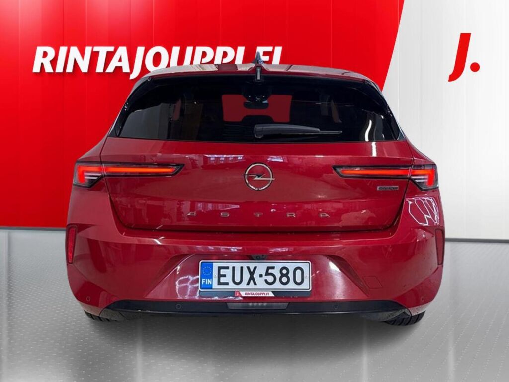 Opel Astra 2023 Punainen