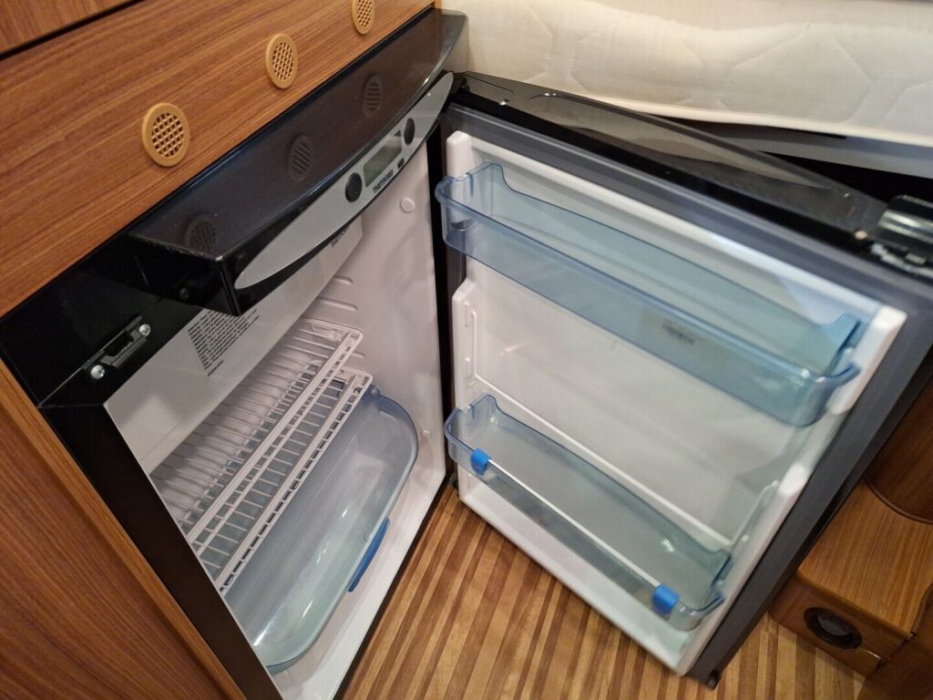 Adria Twin 600 SP 2012 Harmaa