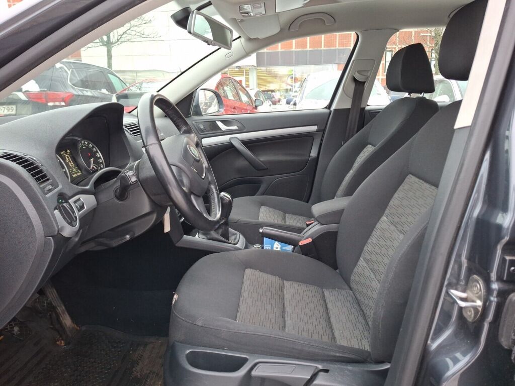 Skoda Octavia 2012 Harmaa